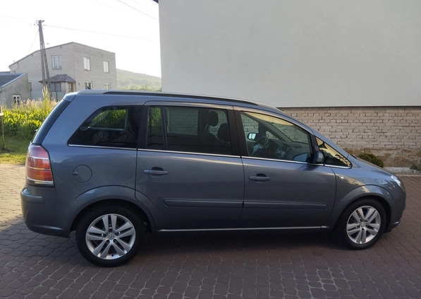 Opel Zafira cena 12999 przebieg: 215500, rok produkcji 2006 z Bodzentyn małe 172